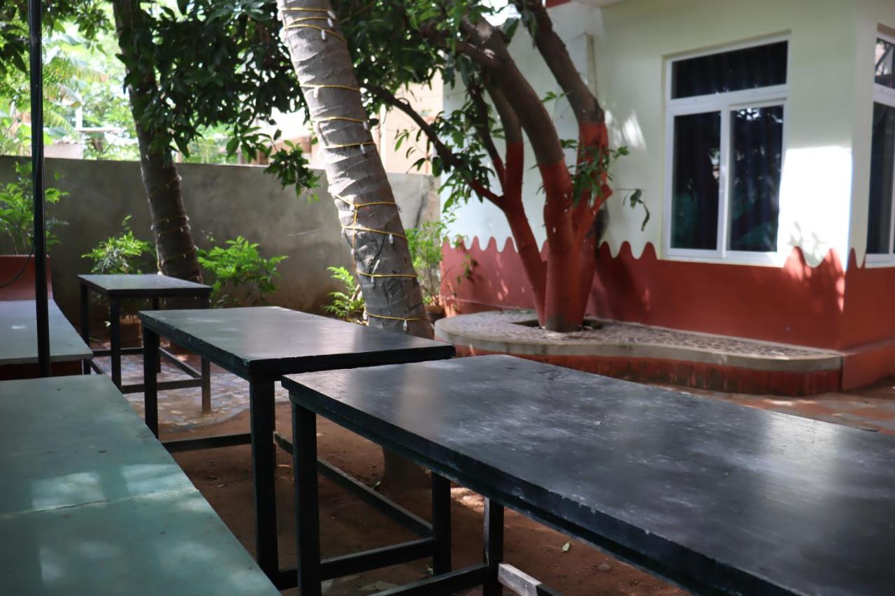 Da Mantra House Hostal Tiruvannāmalai Exterior foto